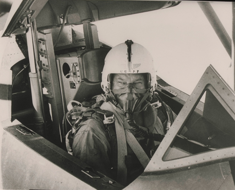 Illustration for article titled Rare photos of the SR-71 Blackbird show its amazing history